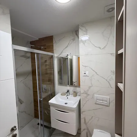Diamond H Apartmán *